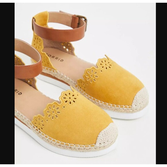 Torrid Espadrille Flats 8WW PLUS Yellow Eyelet Ankle Strap Buckle Sport Sole NWT - Picture 2 of 6